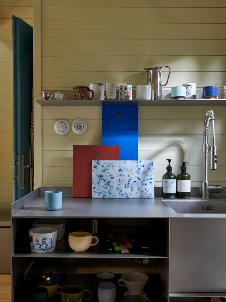 CZECHDESIGN: A riverside cottage with a Bjukitchen soul
